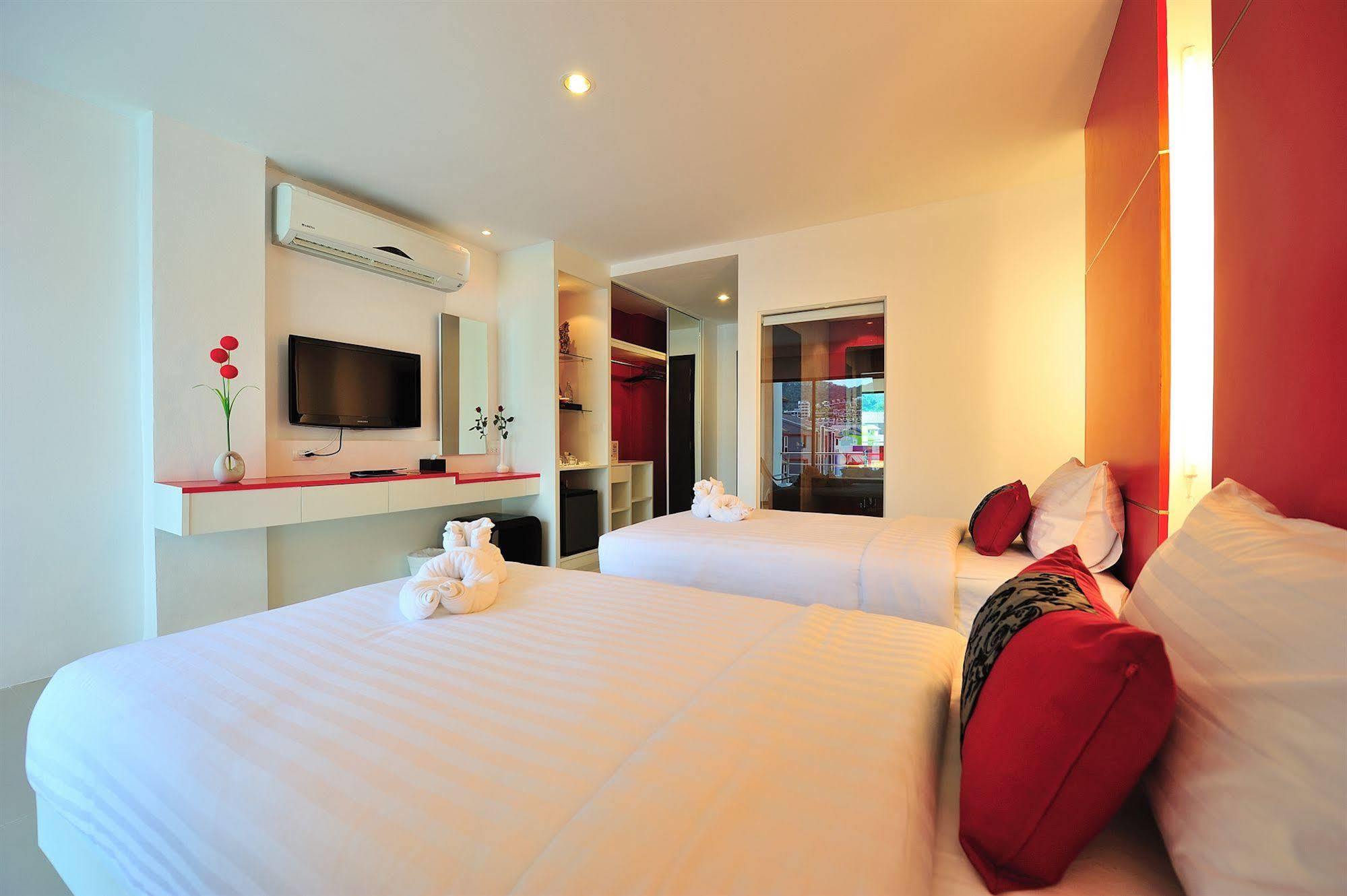 Alfresco Phuket Hotel Patong Exterior foto