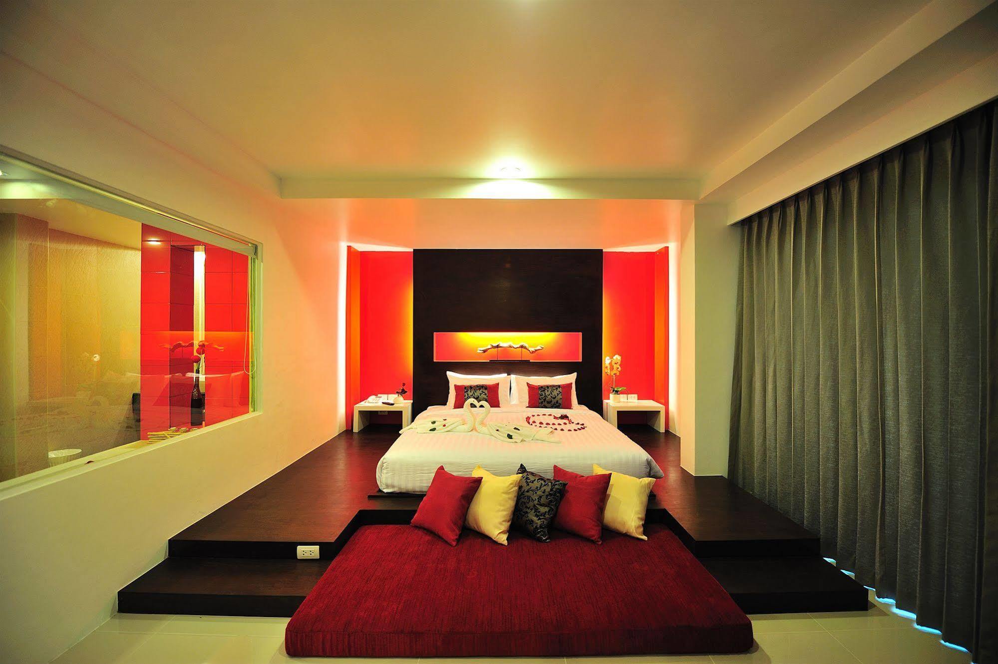 Alfresco Phuket Hotel Patong Exterior foto