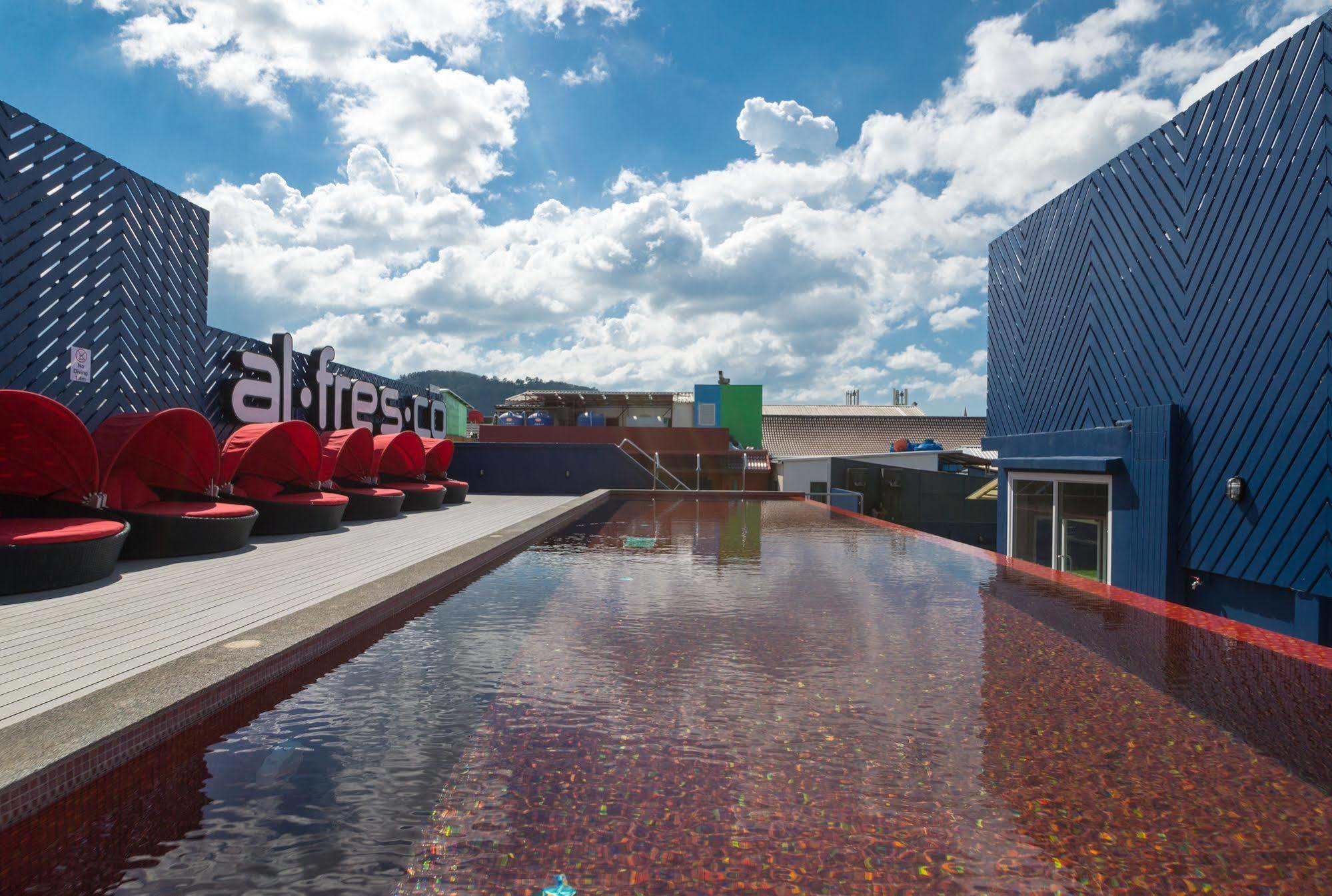 Alfresco Phuket Hotel Patong Exterior foto