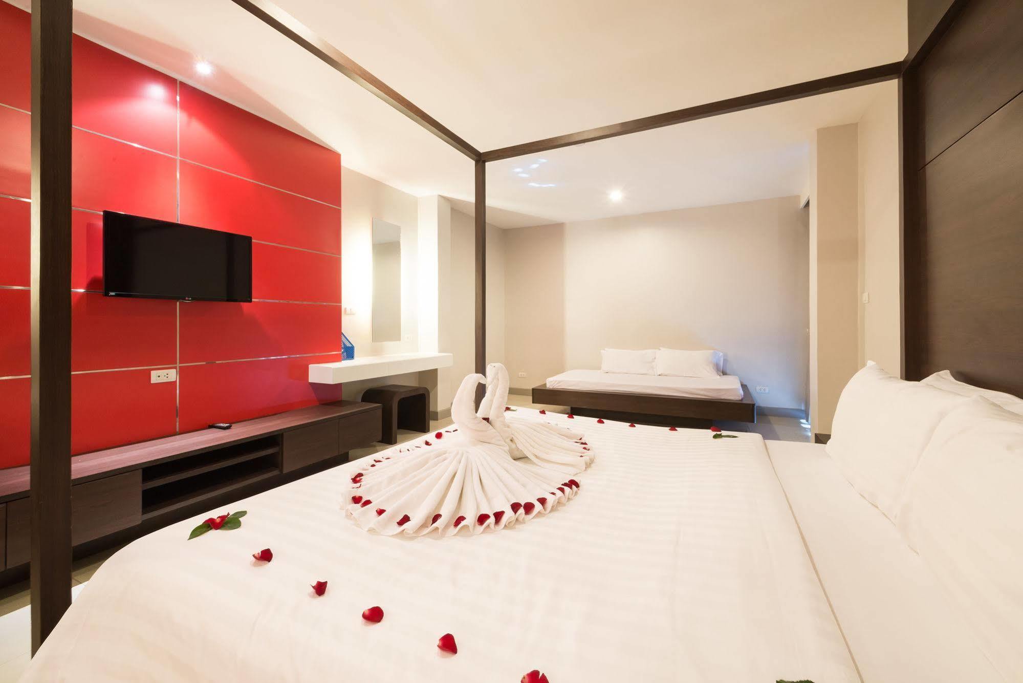 Alfresco Phuket Hotel Patong Exterior foto