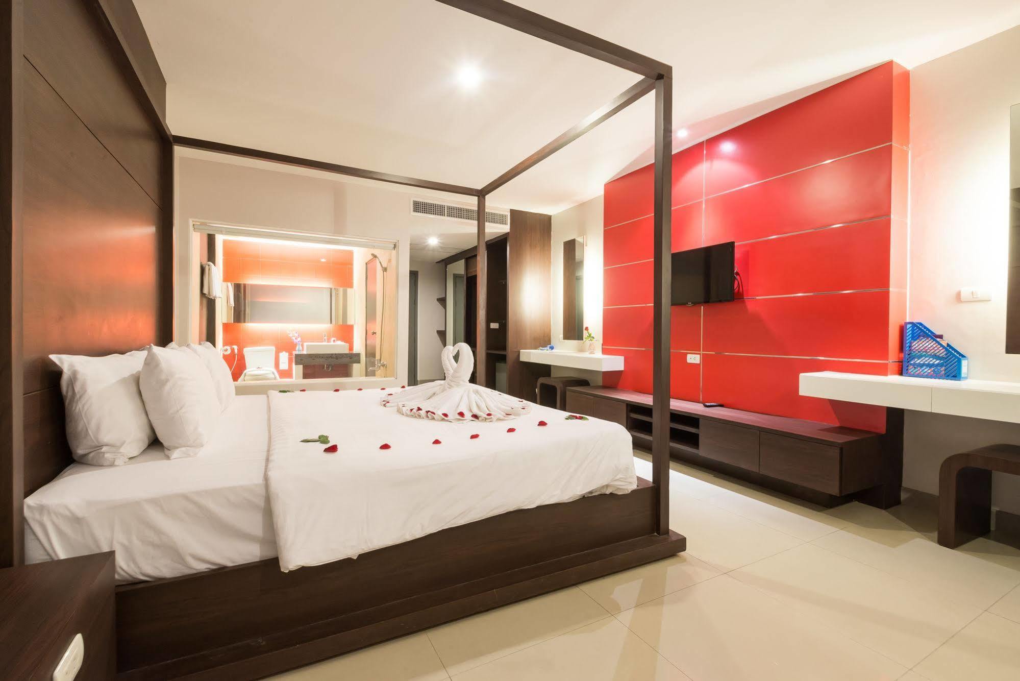 Alfresco Phuket Hotel Patong Exterior foto