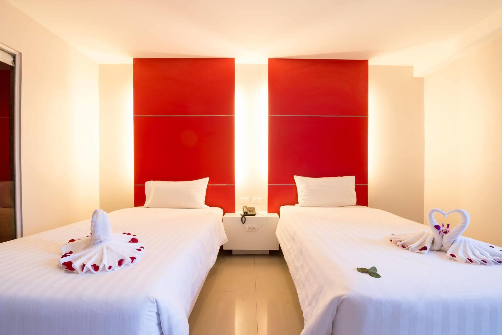 Alfresco Phuket Hotel Patong Exterior foto