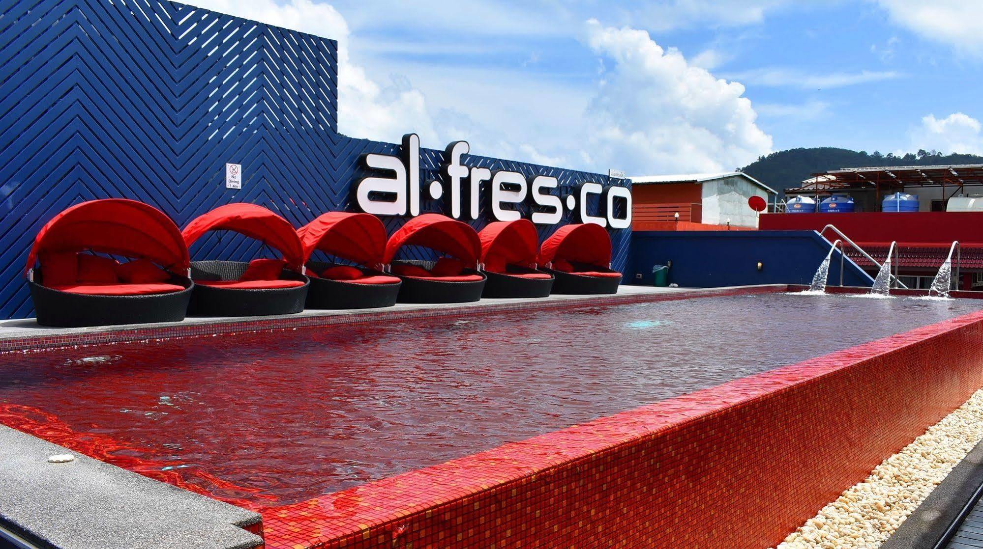 Alfresco Phuket Hotel Patong Exterior foto