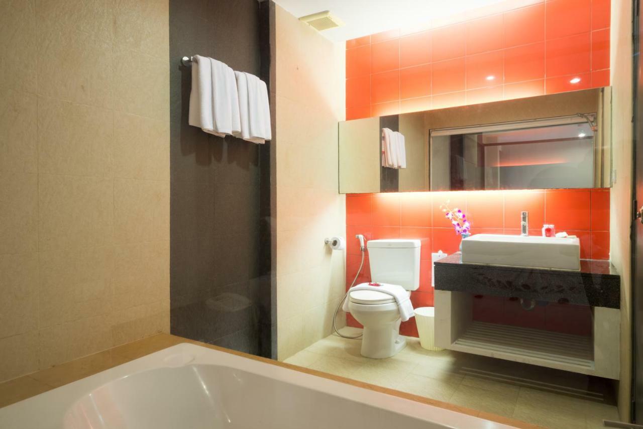 Alfresco Phuket Hotel Patong Exterior foto